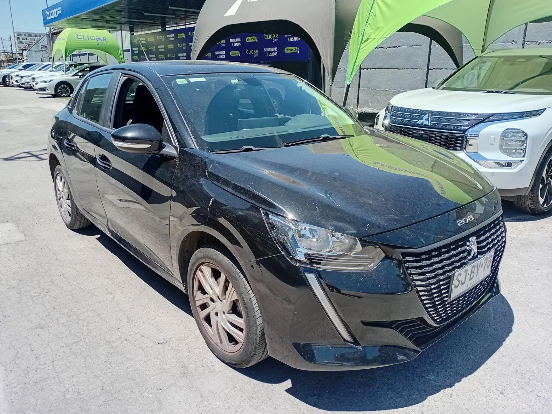 Automovil Peugeot 208