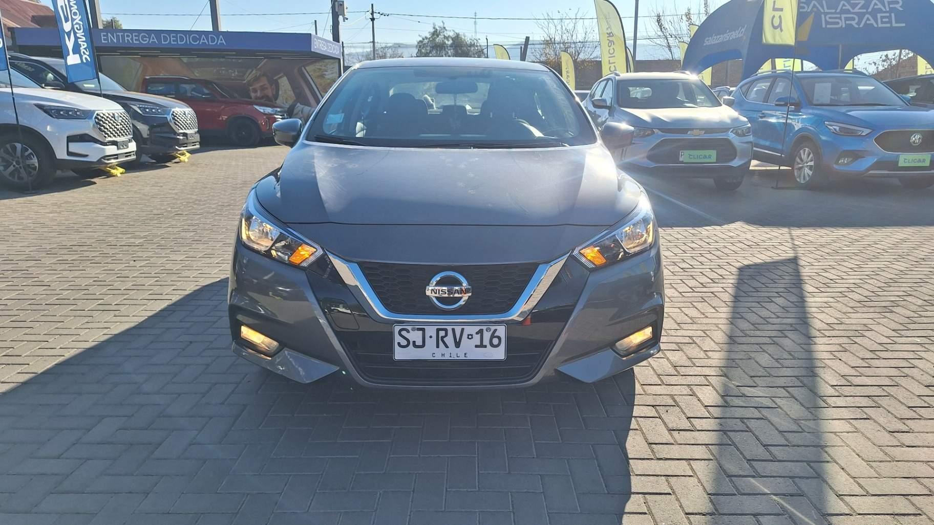Automovil Nissan Versa
