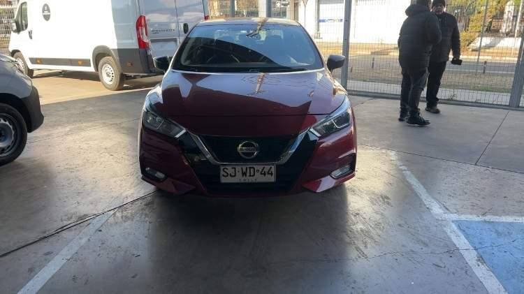 Automovil Nissan Versa