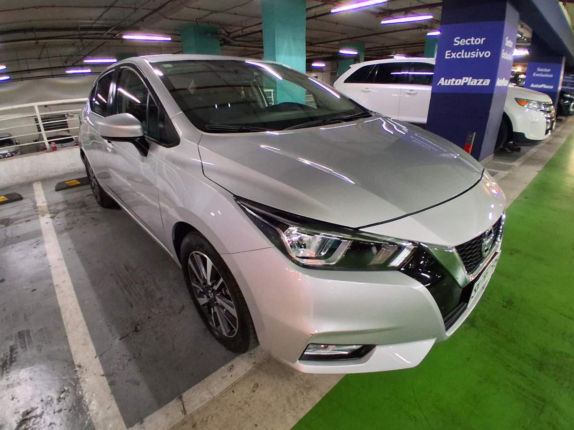 Automovil Nissan Versa