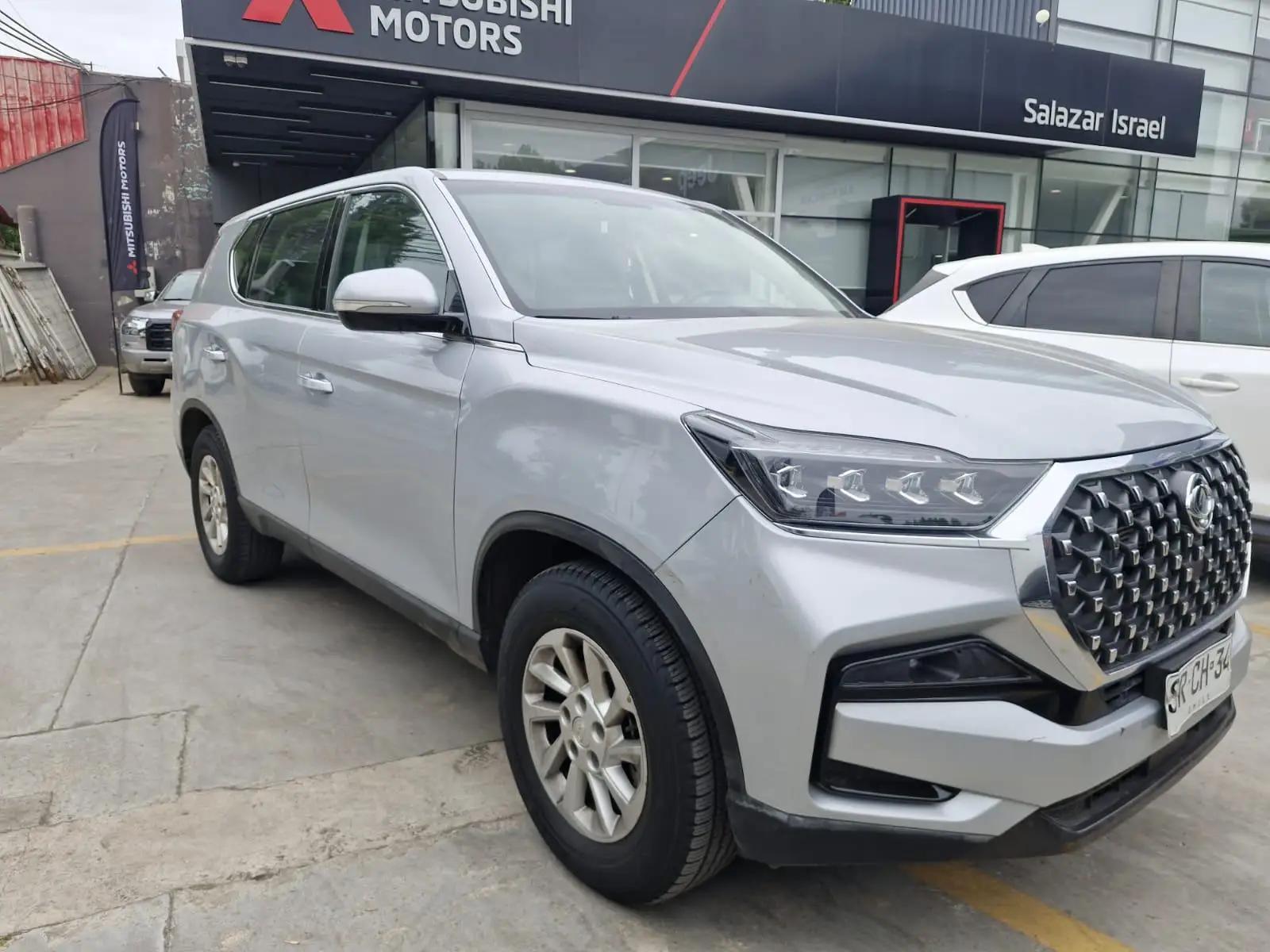 Station Wagon Ssangyong New Rexton