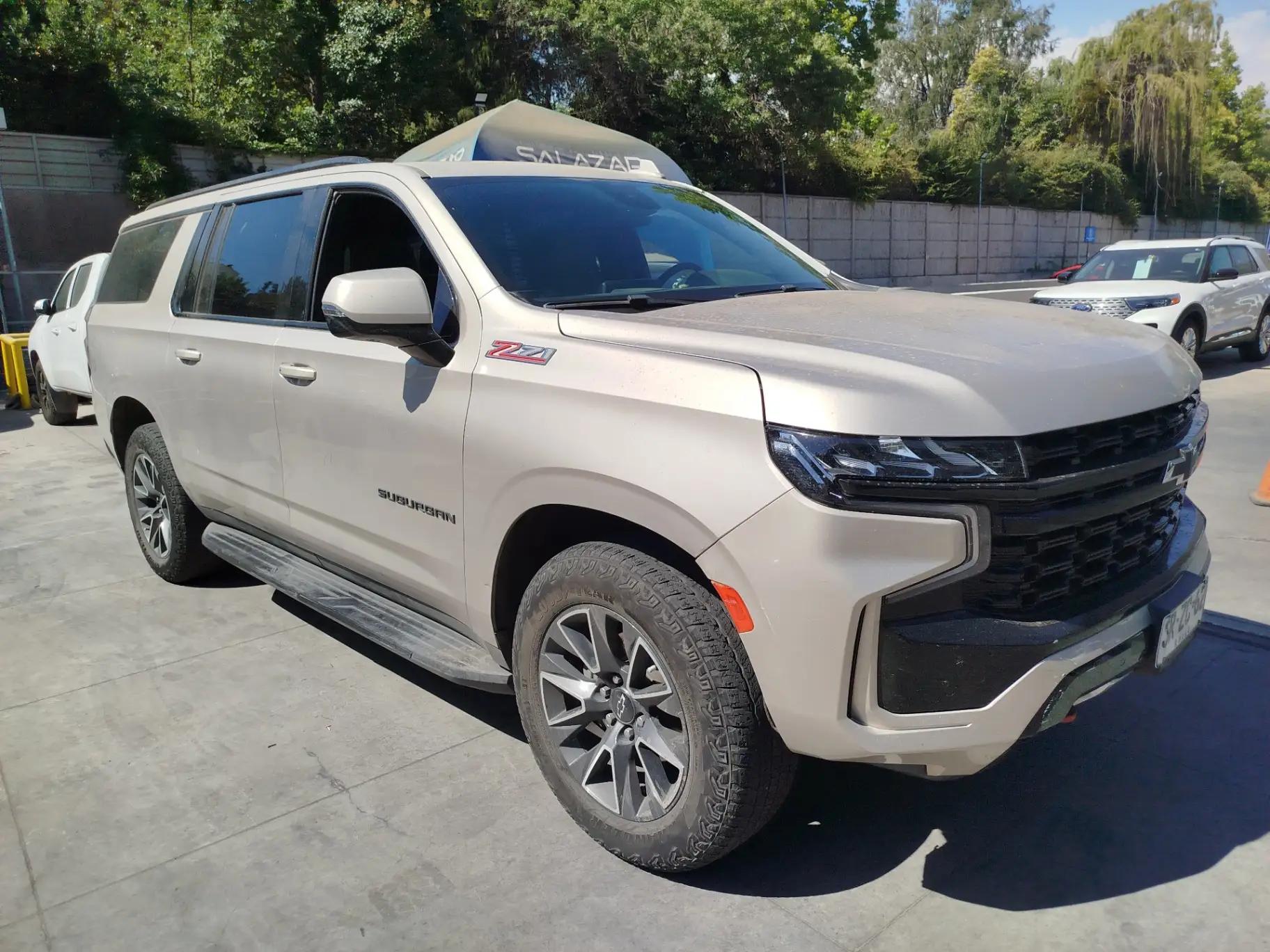 Station Wagon Chevrolet Suburban