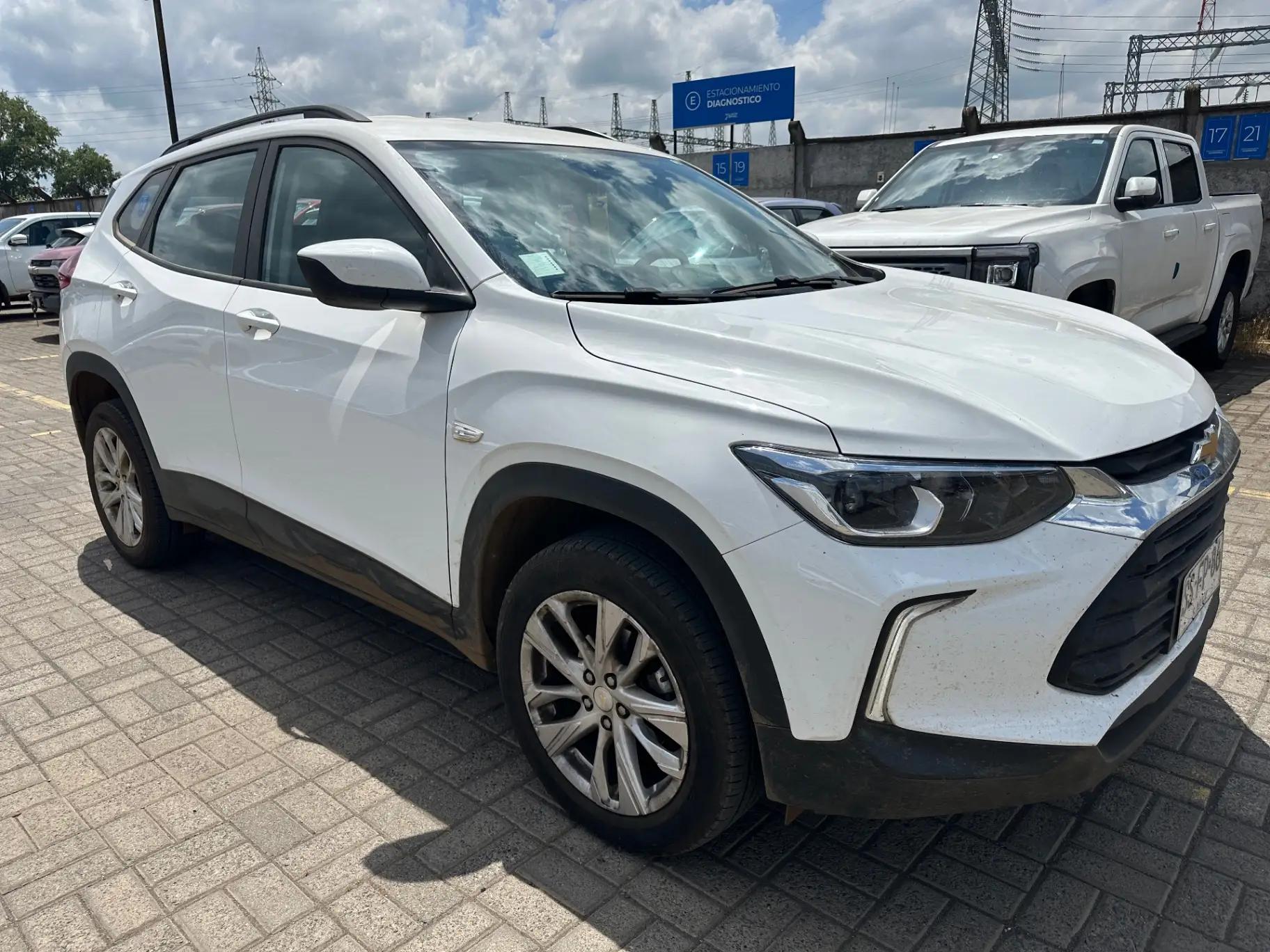 Station Wagon Chevrolet Tracker