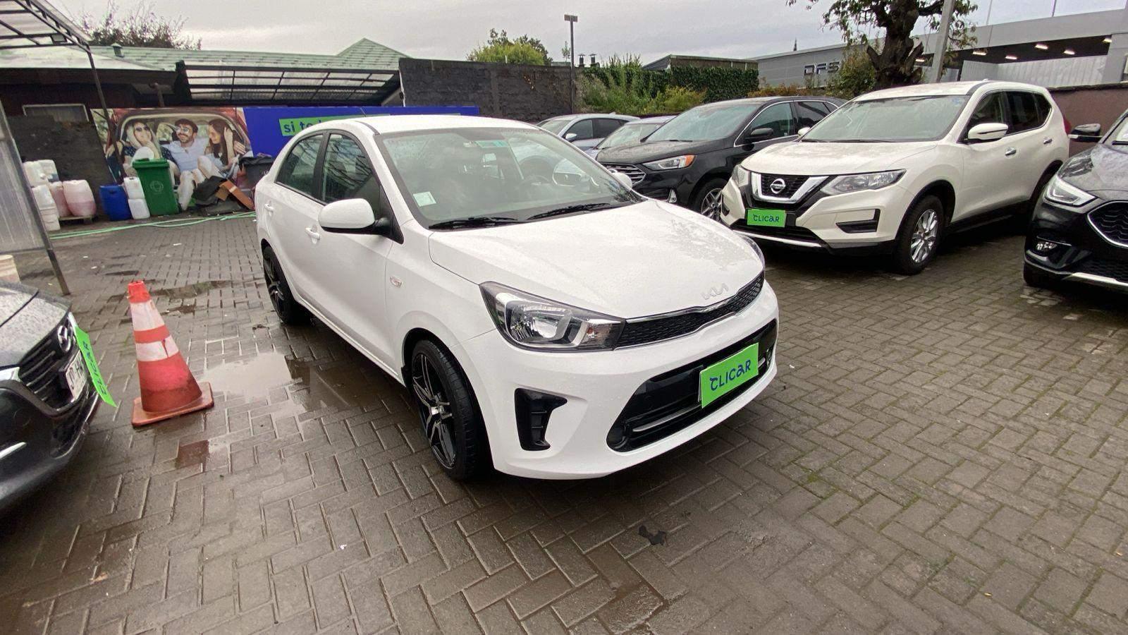 Automovil Kia Soluto
