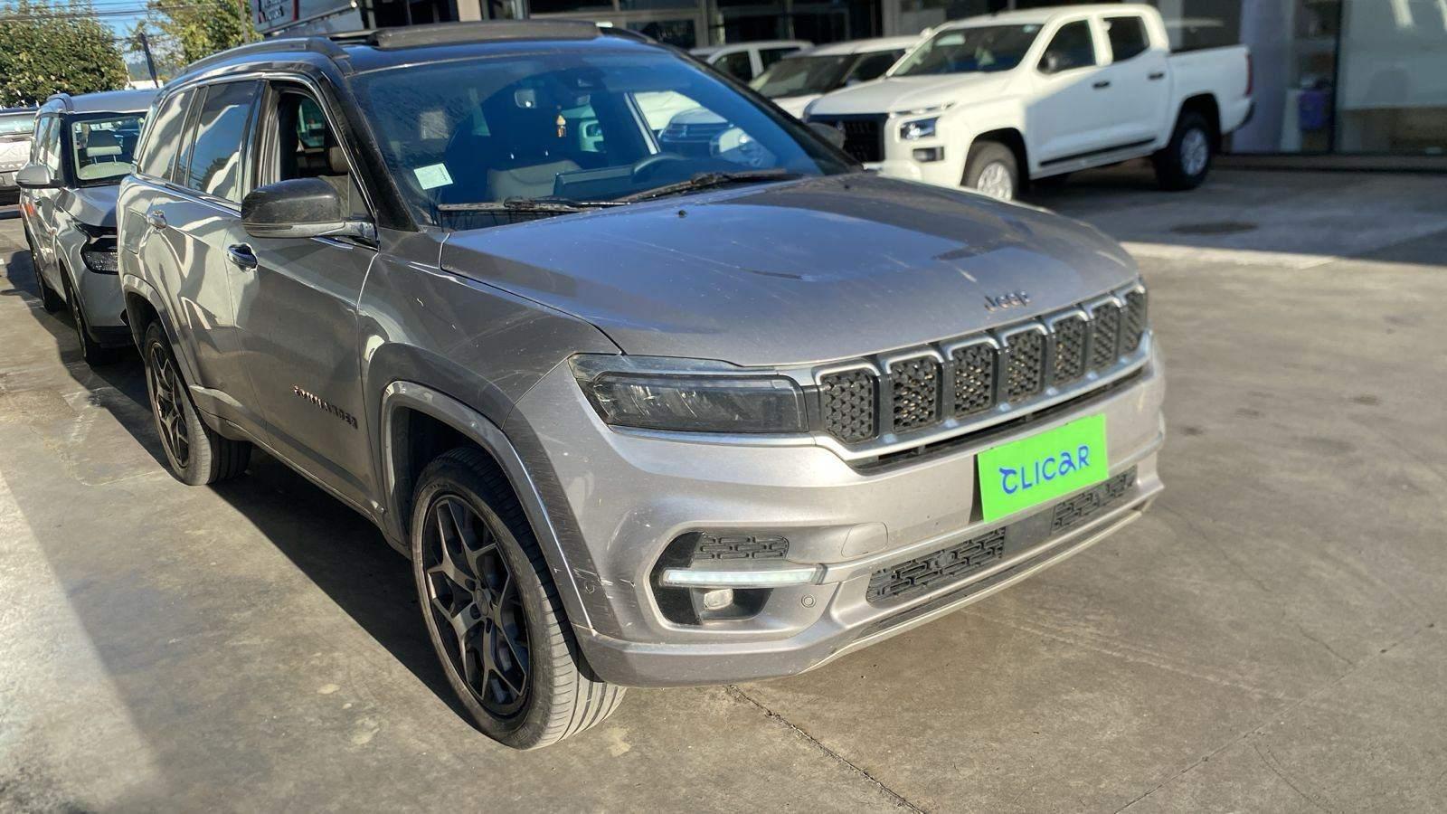 Station Wagon Jeep Commander