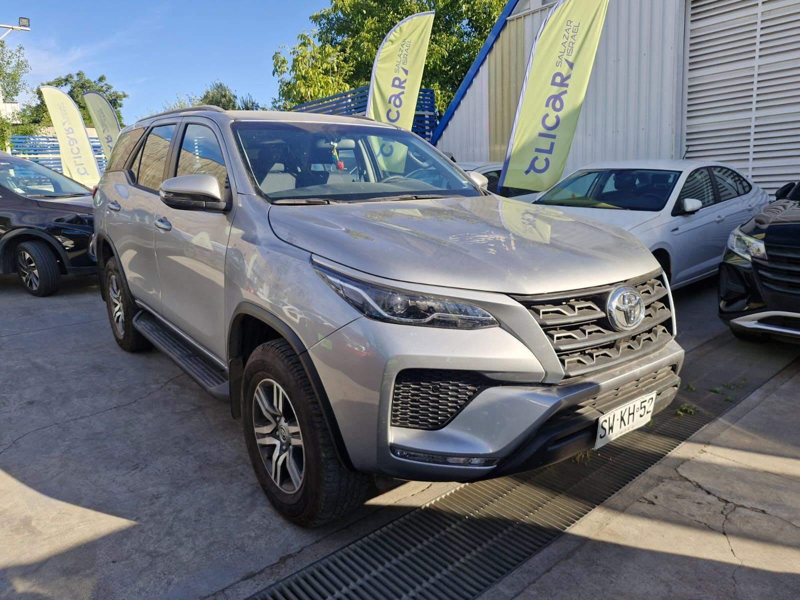 Station Wagon Toyota Fortunner