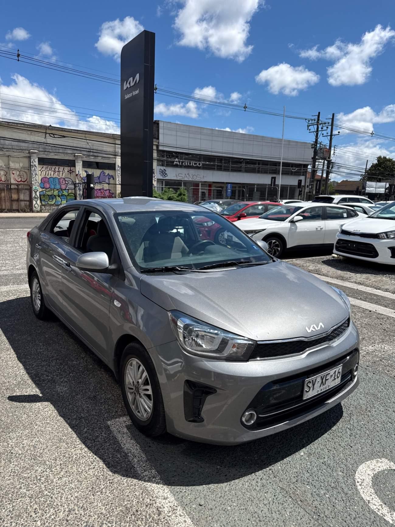 Automovil Kia Soluto