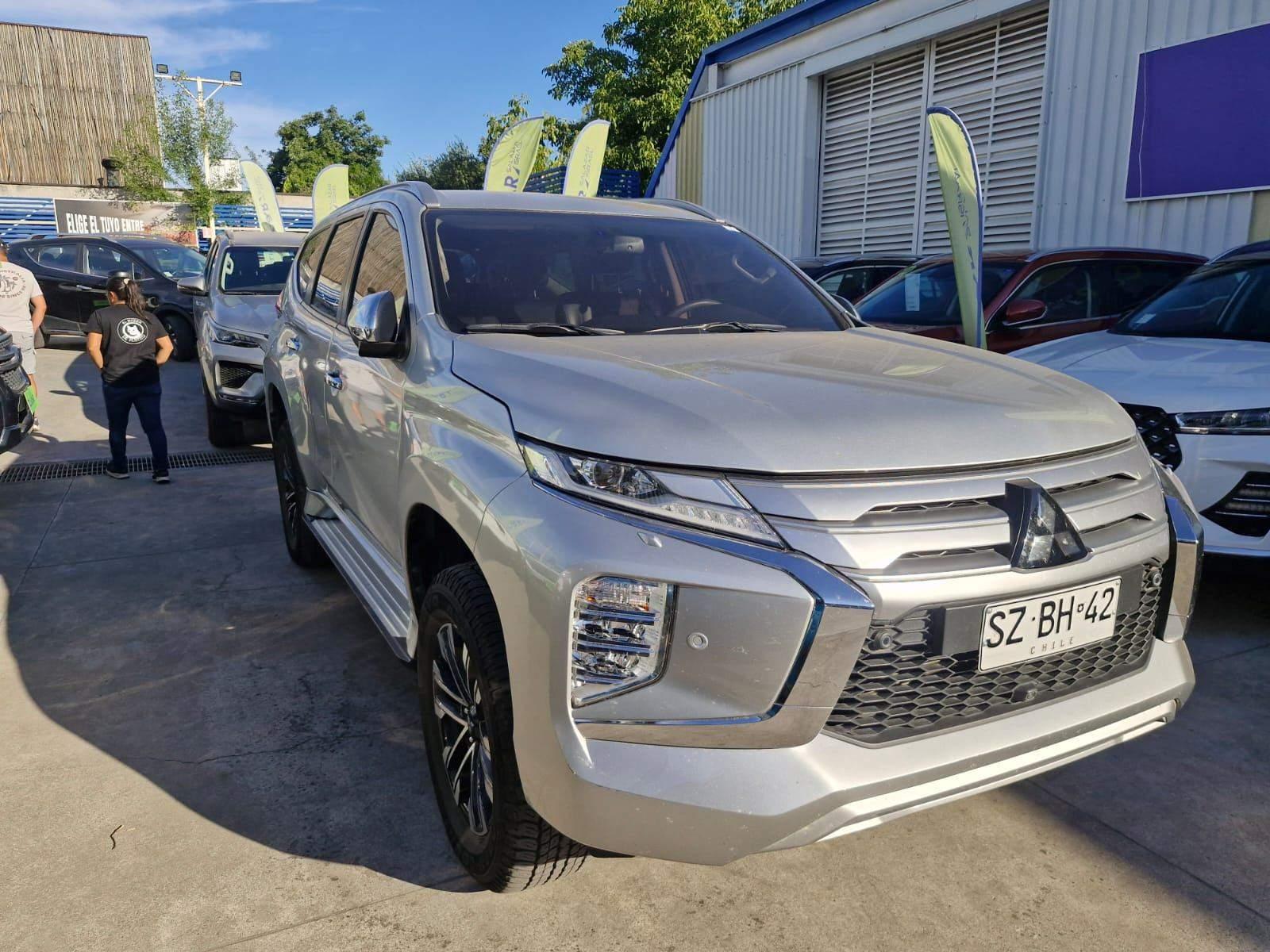 Station Wagon Mitsubishi Montero Sport