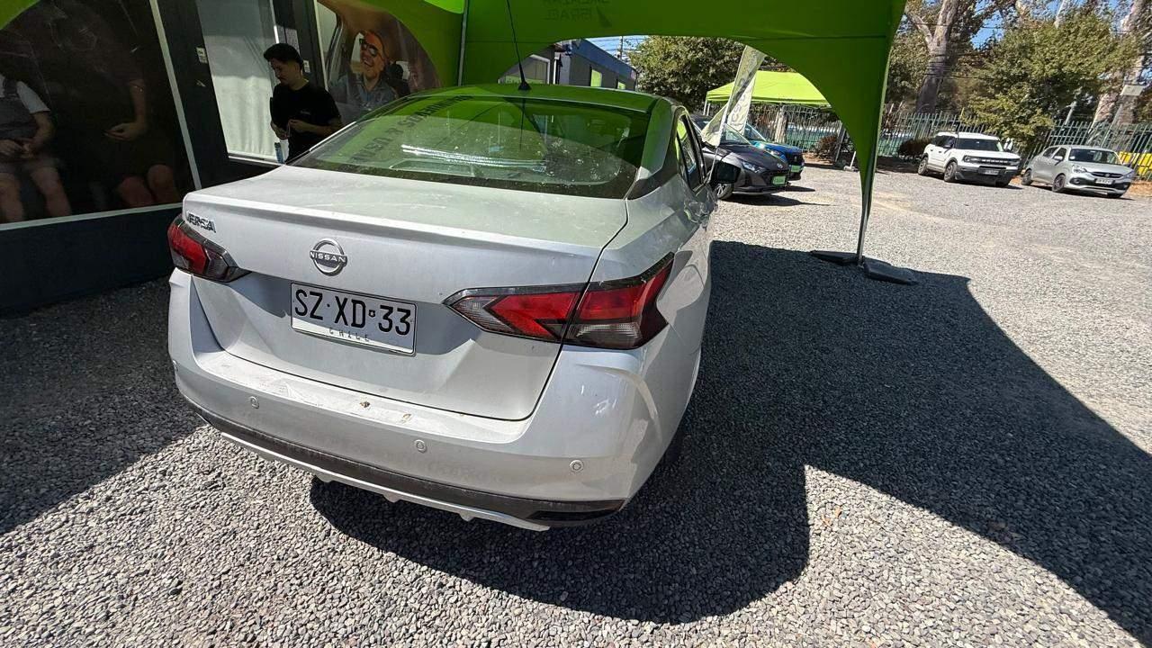 Automovil Nissan Versa