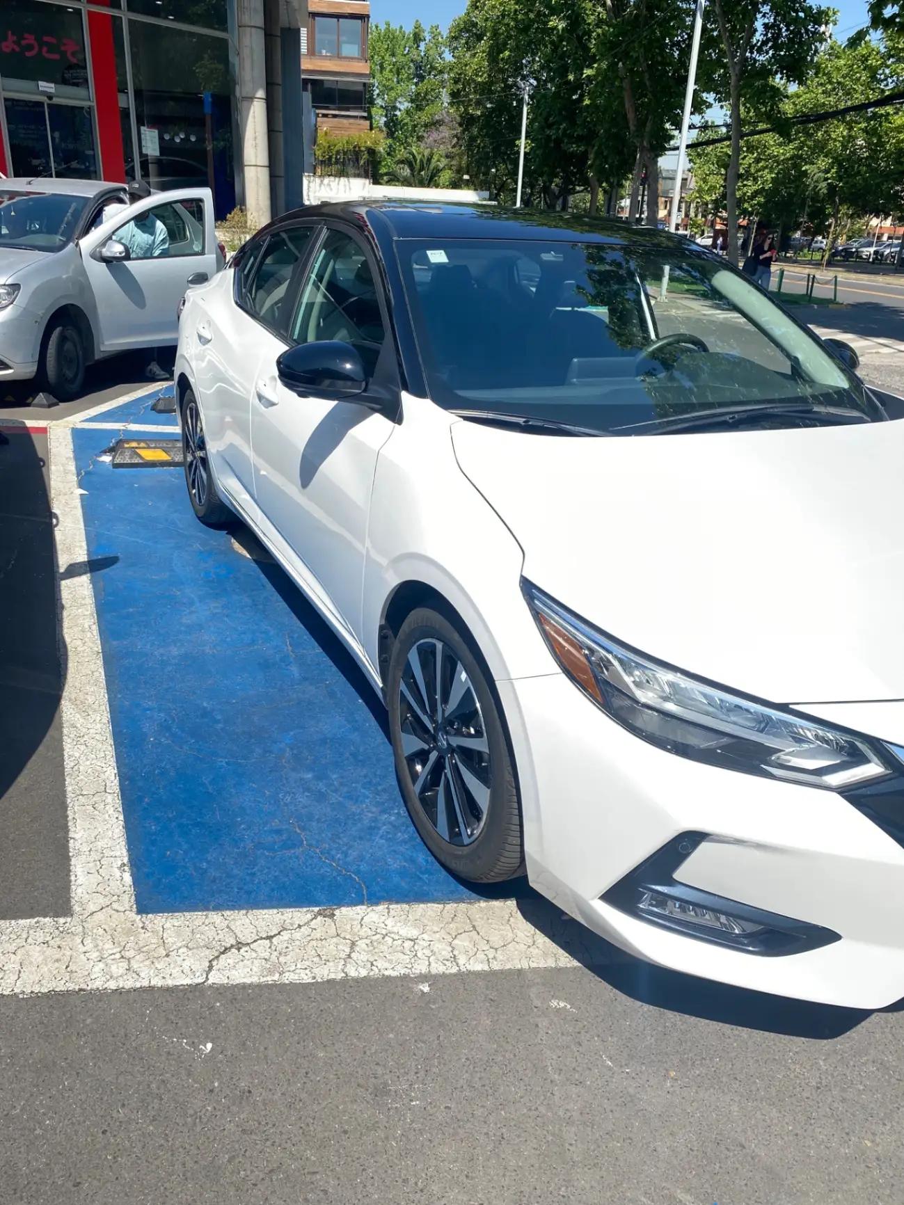 Automovil Nissan Sentra