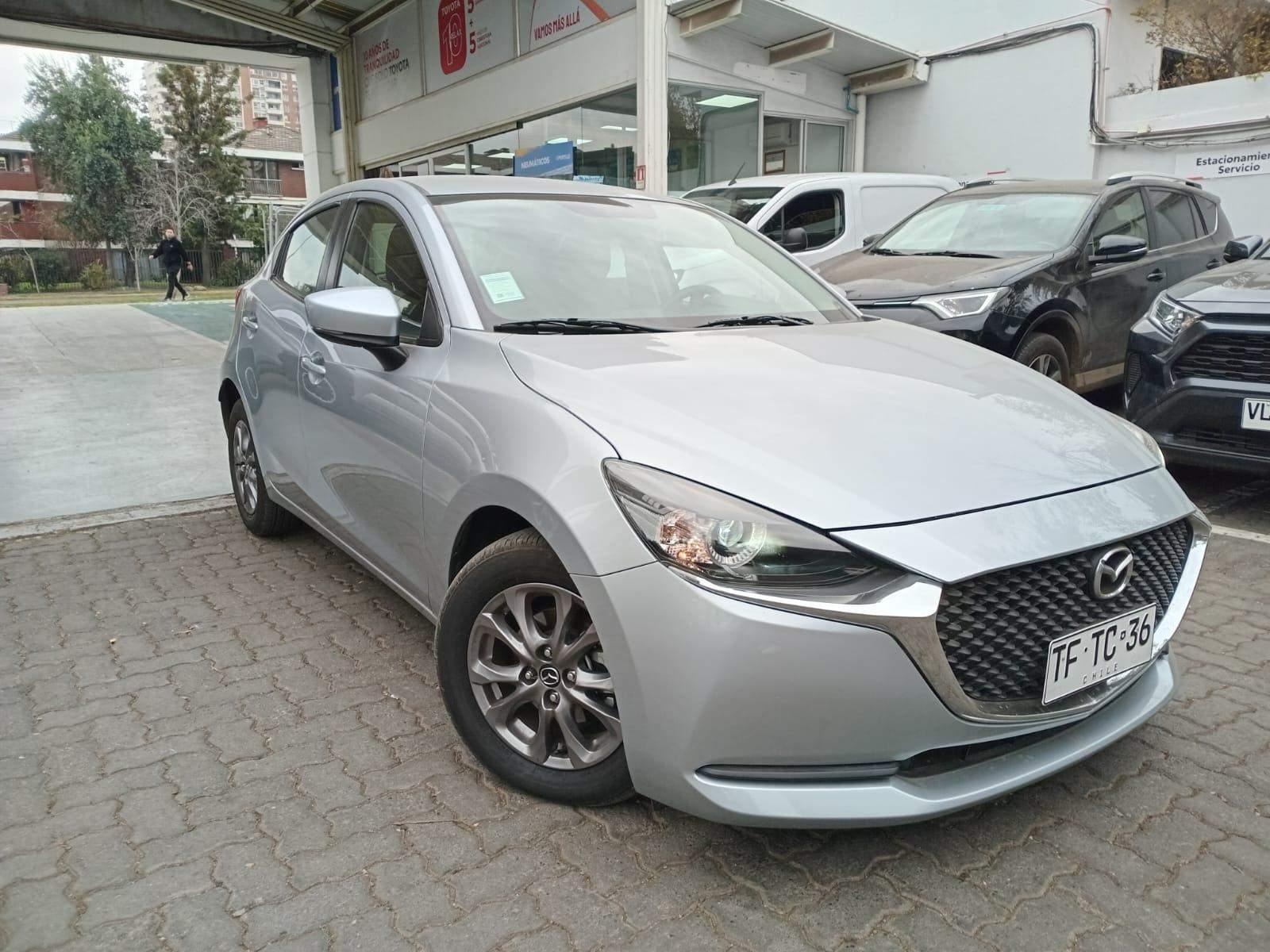 Automovil Mazda 2