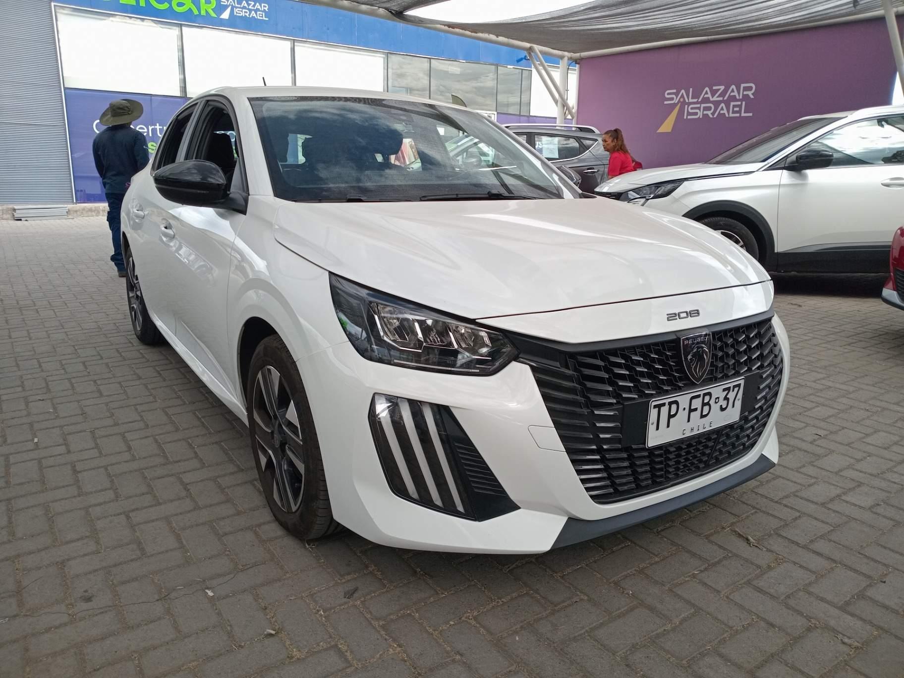 Automovil Peugeot 208