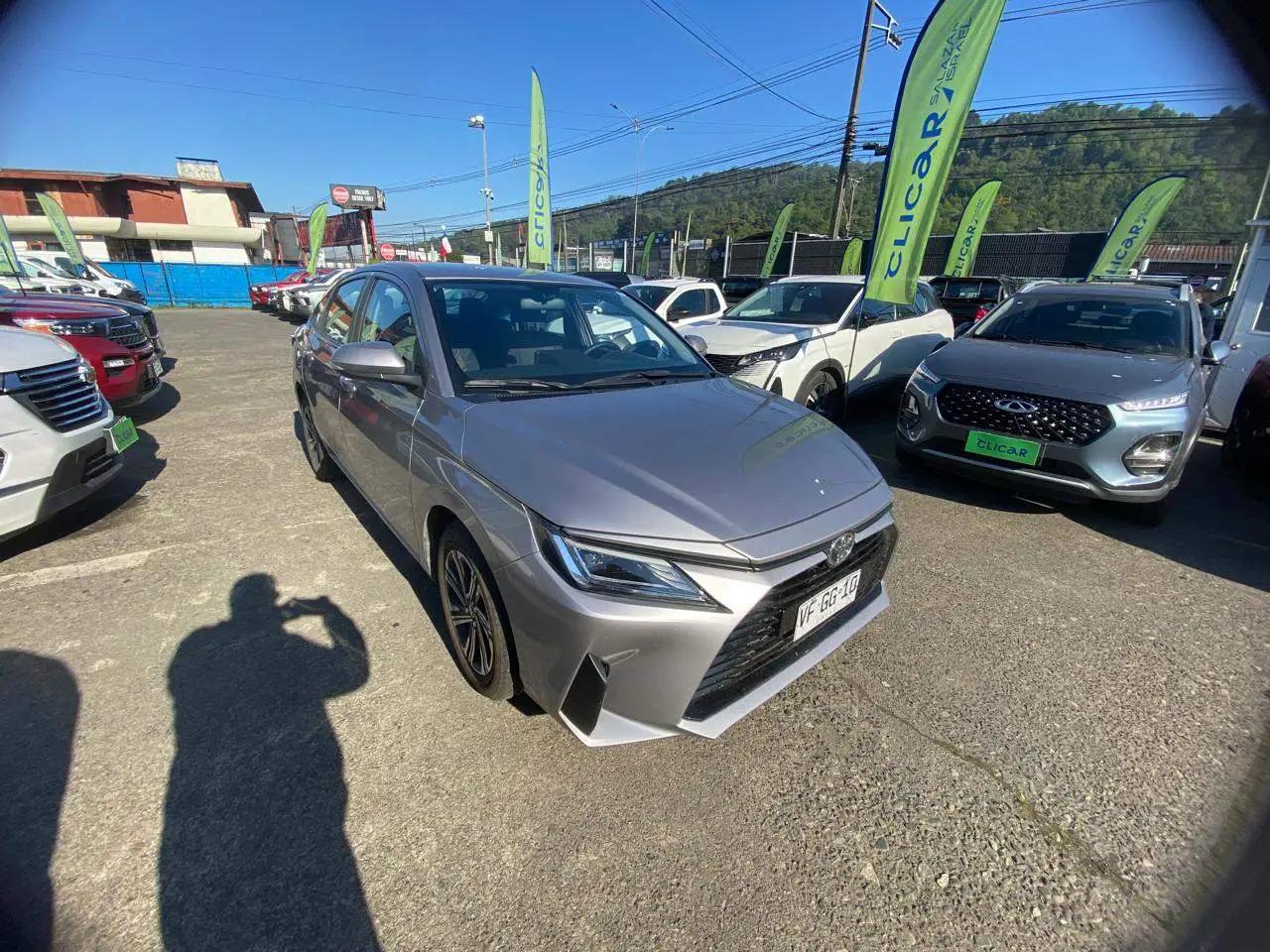 Automovil Toyota Yaris