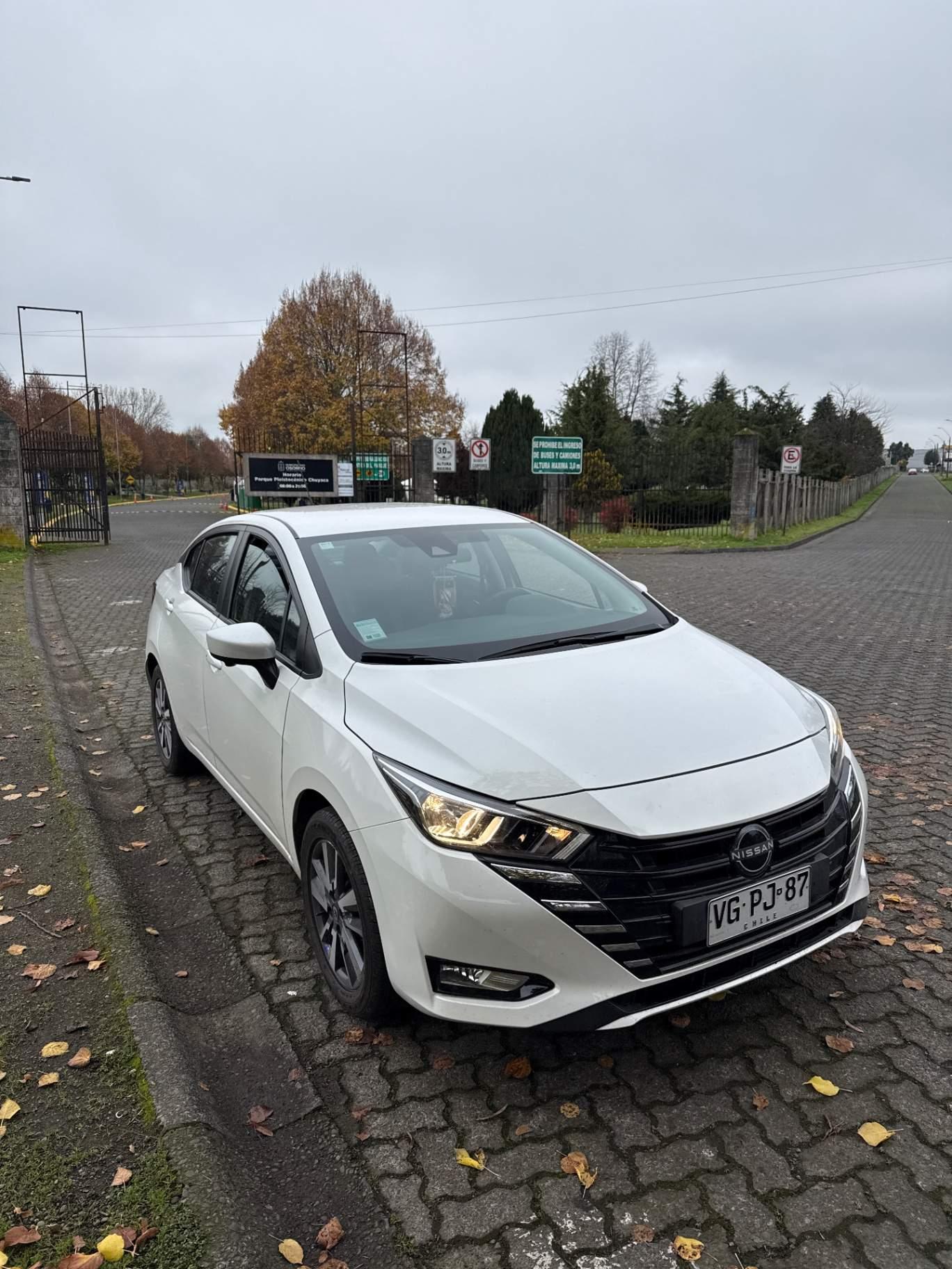 Automovil Nissan Versa
