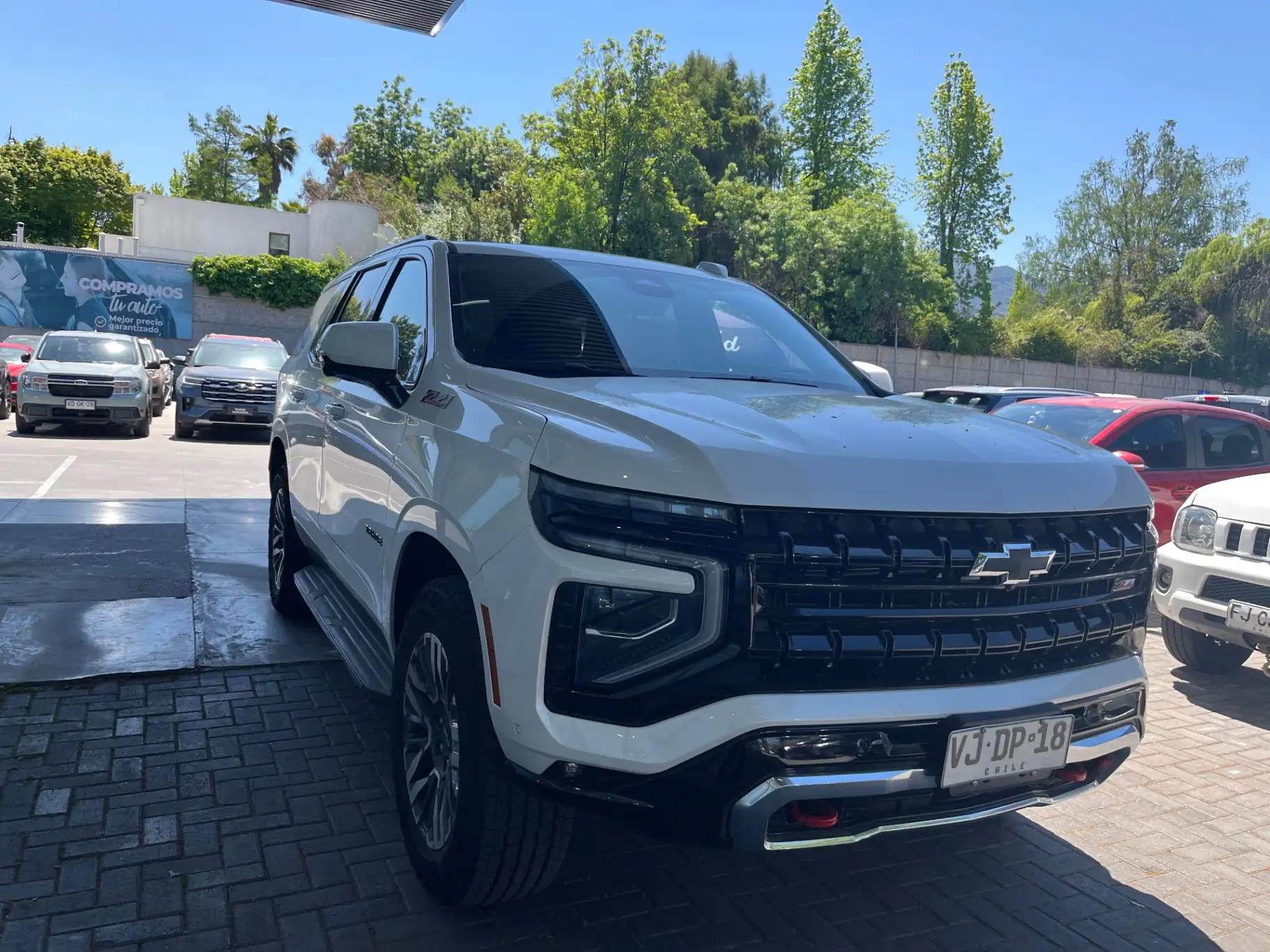 Station Wagon Chevrolet Tahoe