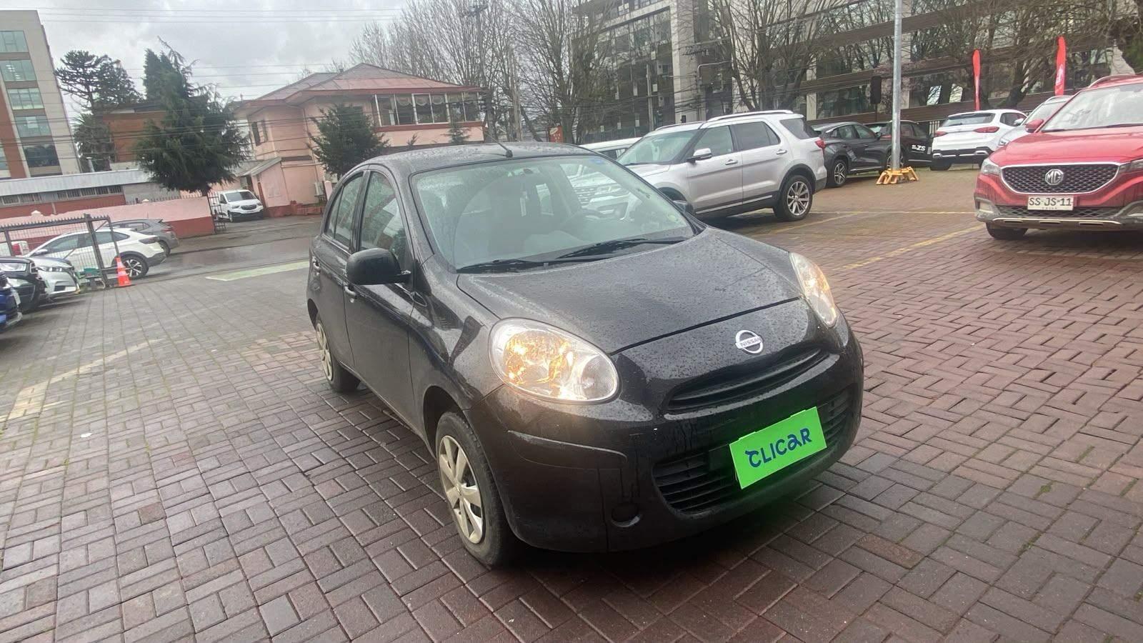 Hatchback Nissan March