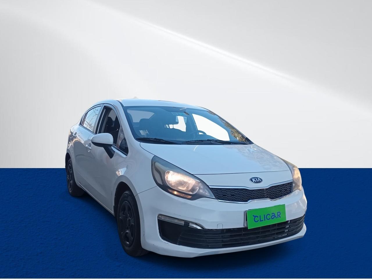 Automovil Kia Rio4