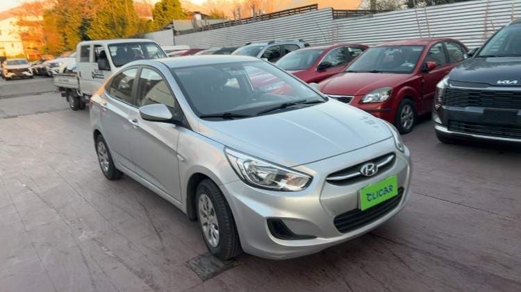 Automovil Hyundai Accent