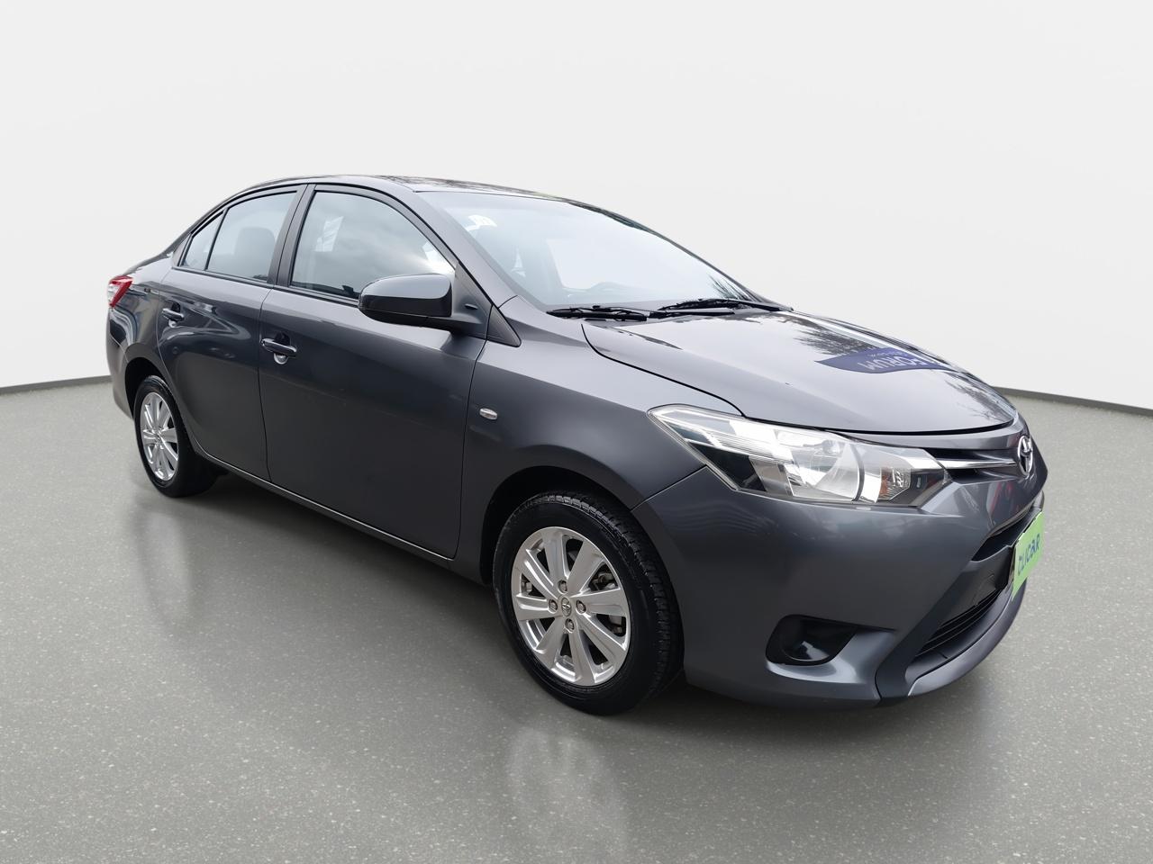 Automovil Toyota Yaris
