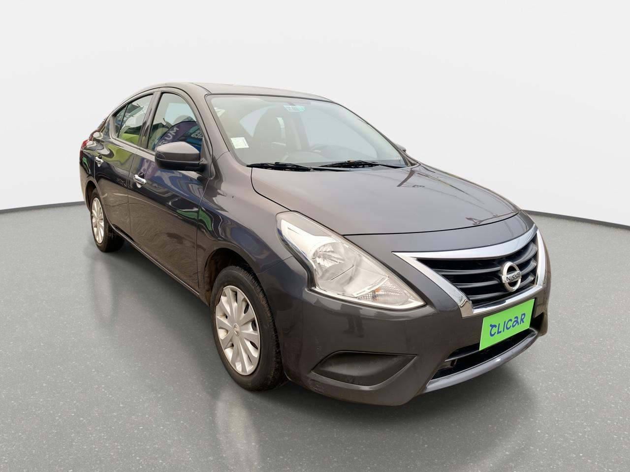 Automovil Nissan Versa