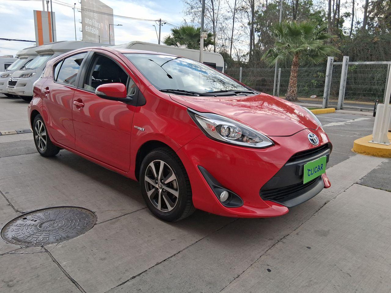 Automovil Toyota Prius C