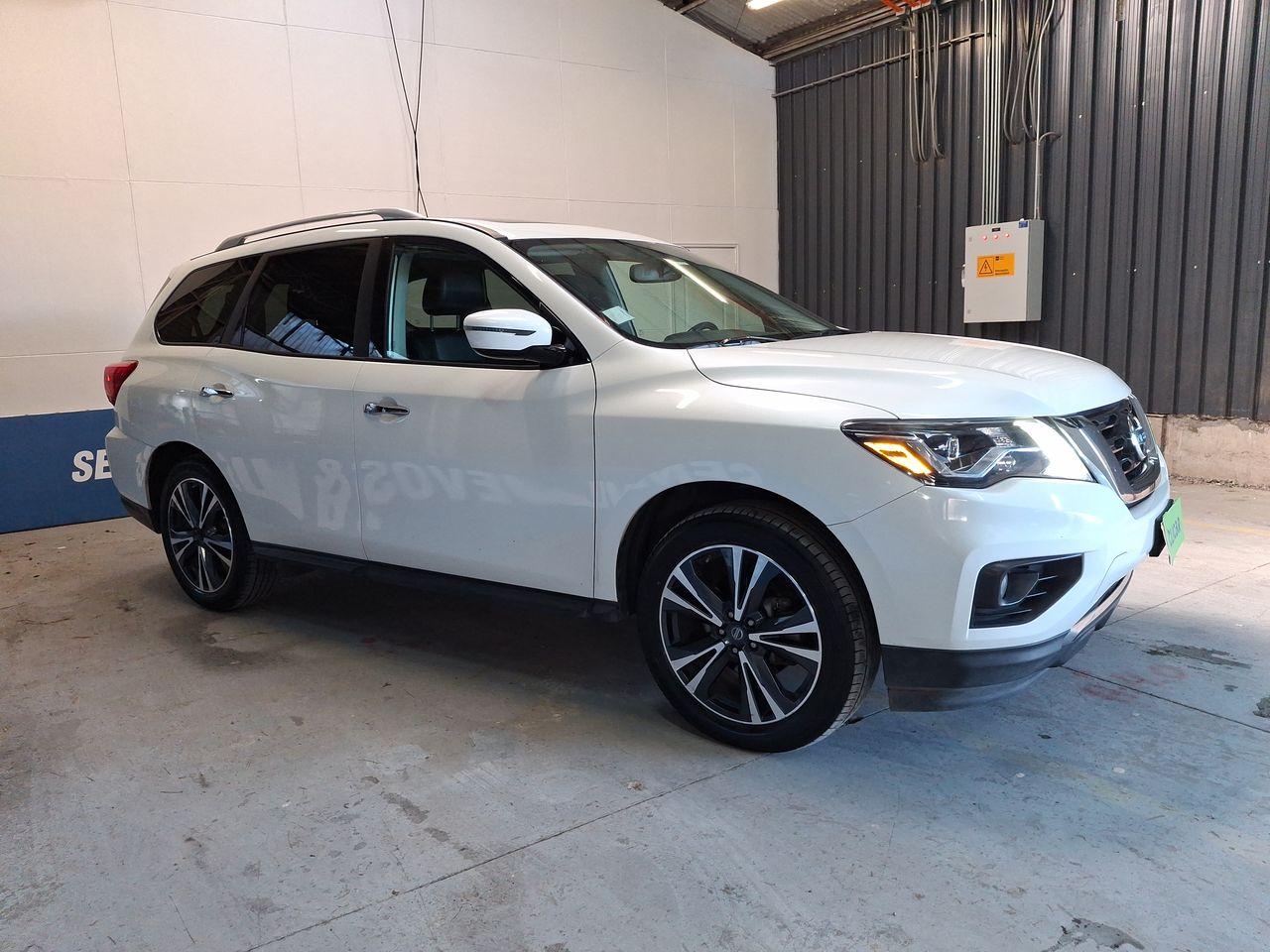 Station Wagon Nissan Pathfinder
