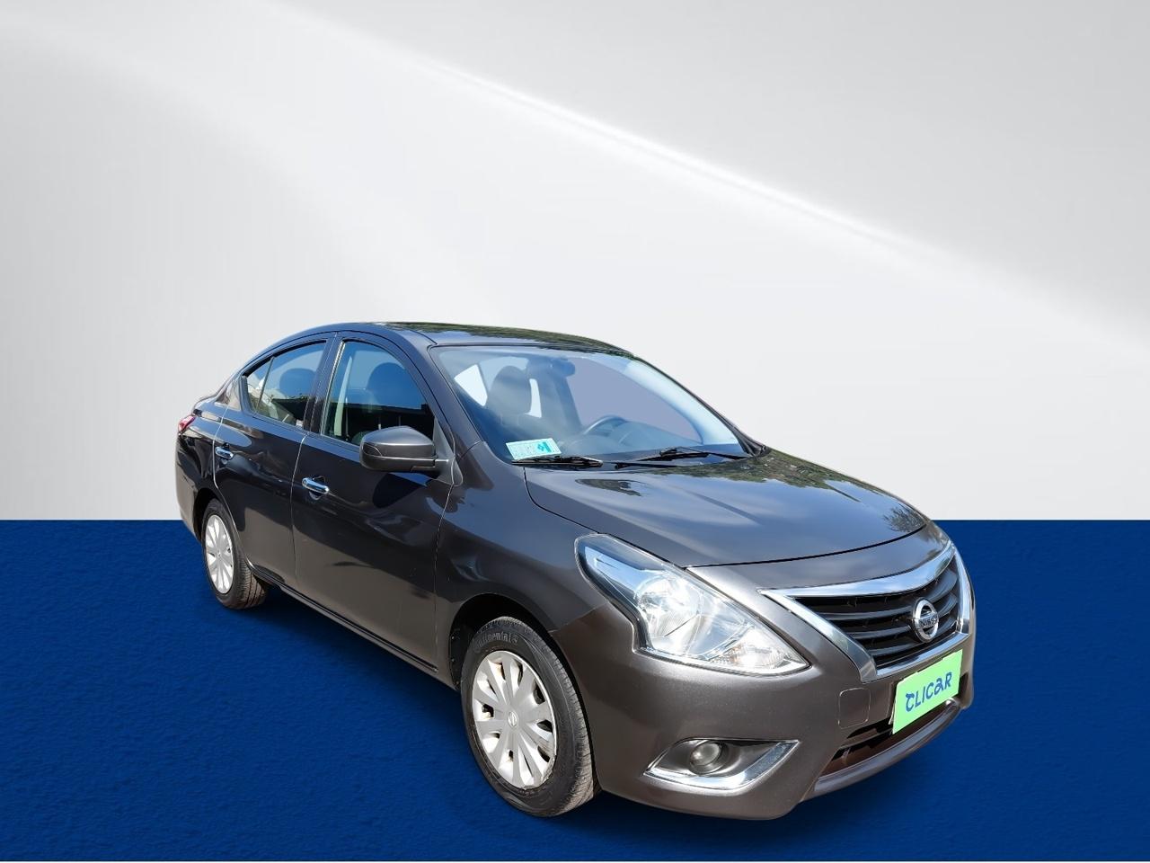Automovil Nissan Versa