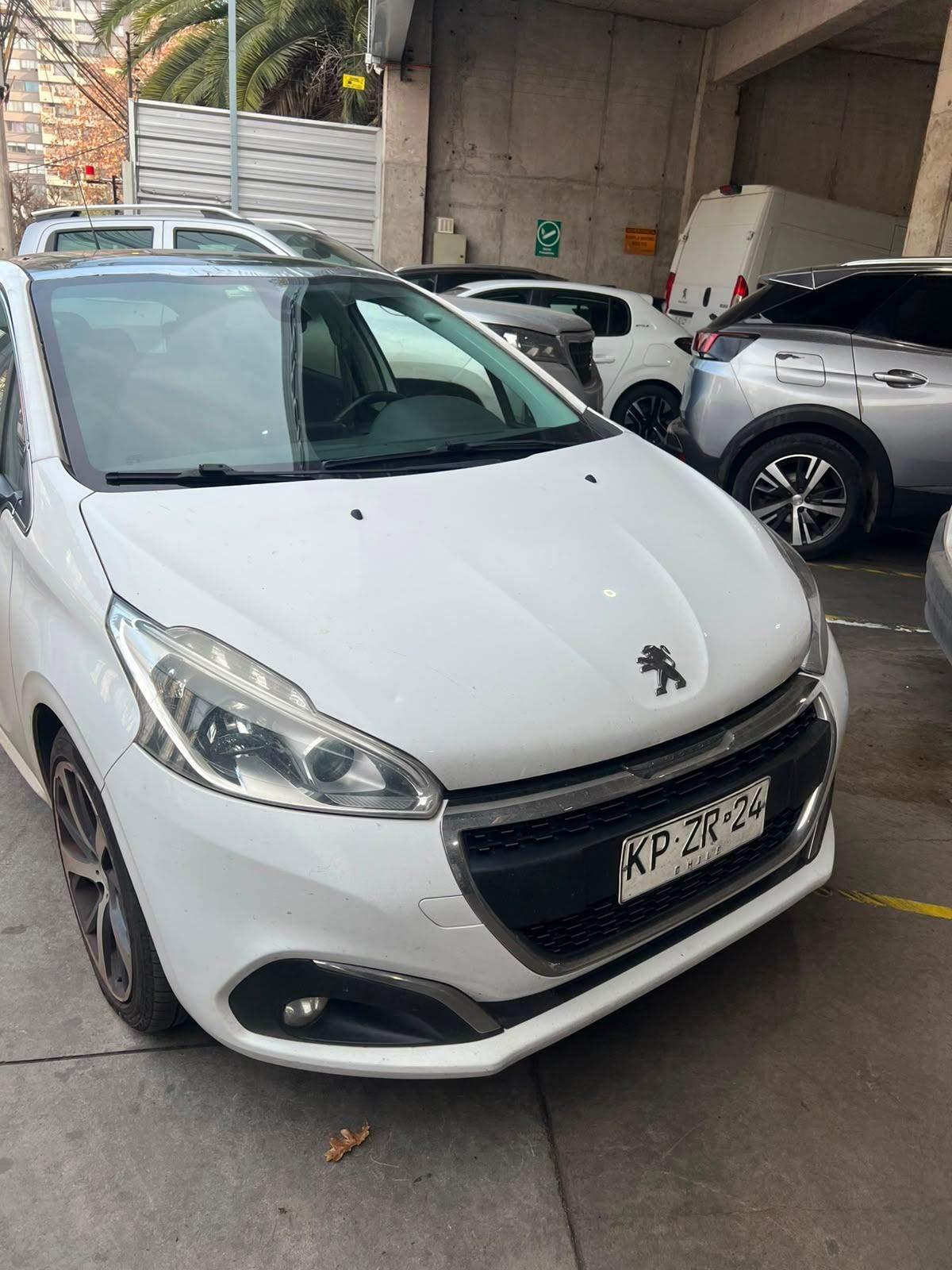 Hatchback Peugeot 208