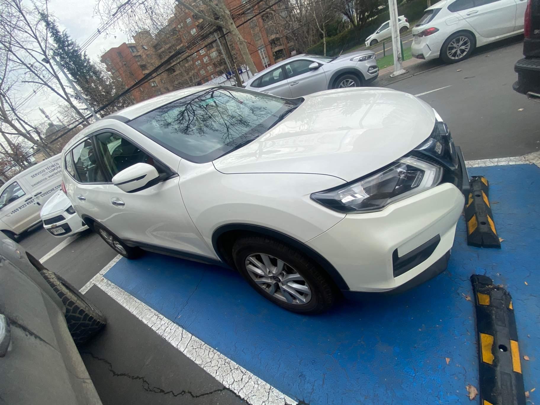 Station Wagon Nissan X-trail