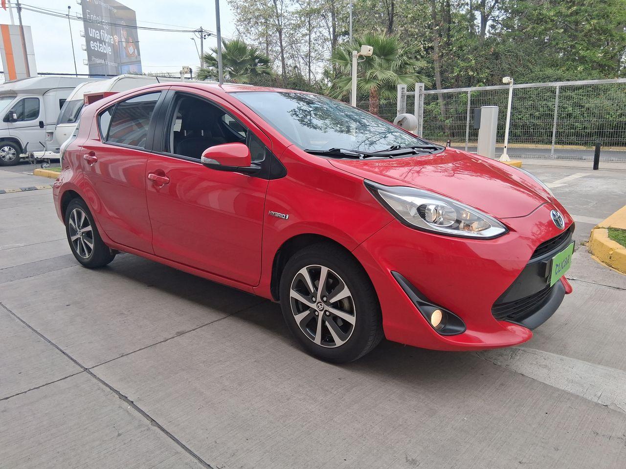 Automovil Toyota Prius C
