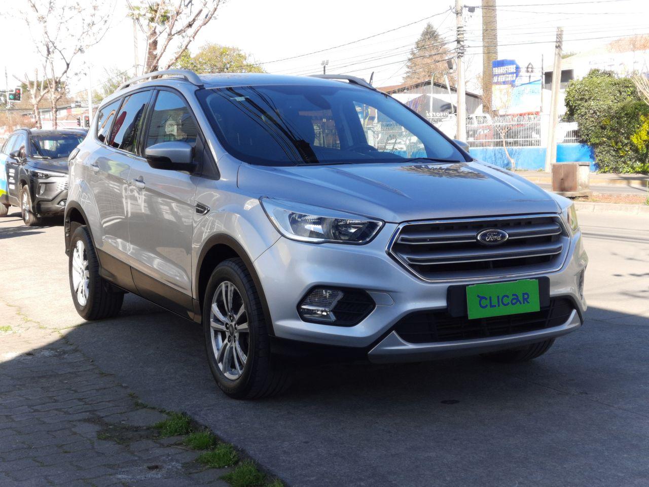 Station Wagon Ford Escape