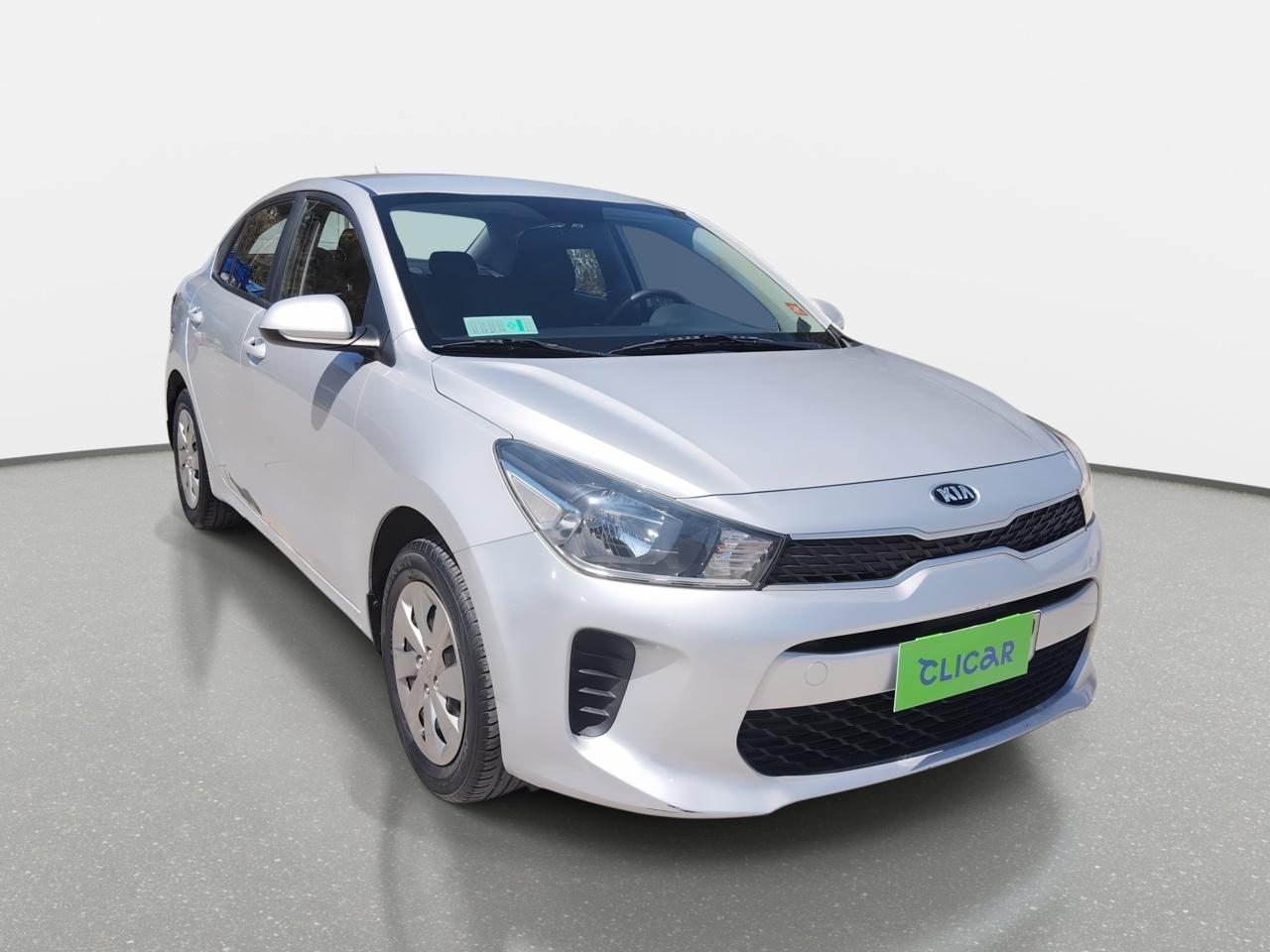 Automovil Kia Rio4