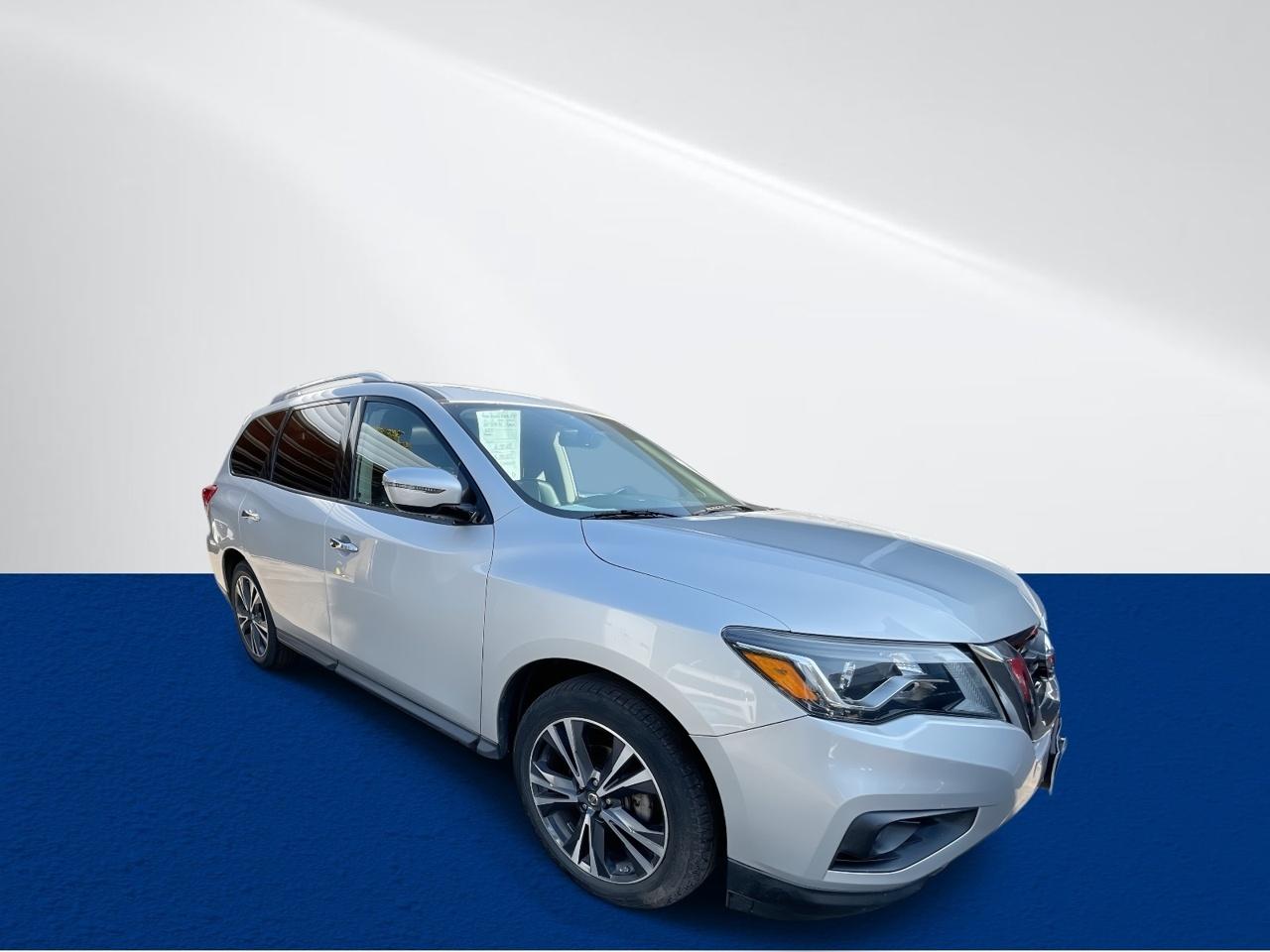 Station Wagon Nissan Pathfinder