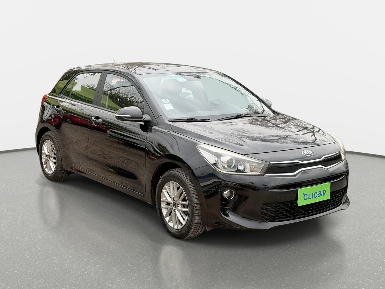 Automovil Kia Rio 5