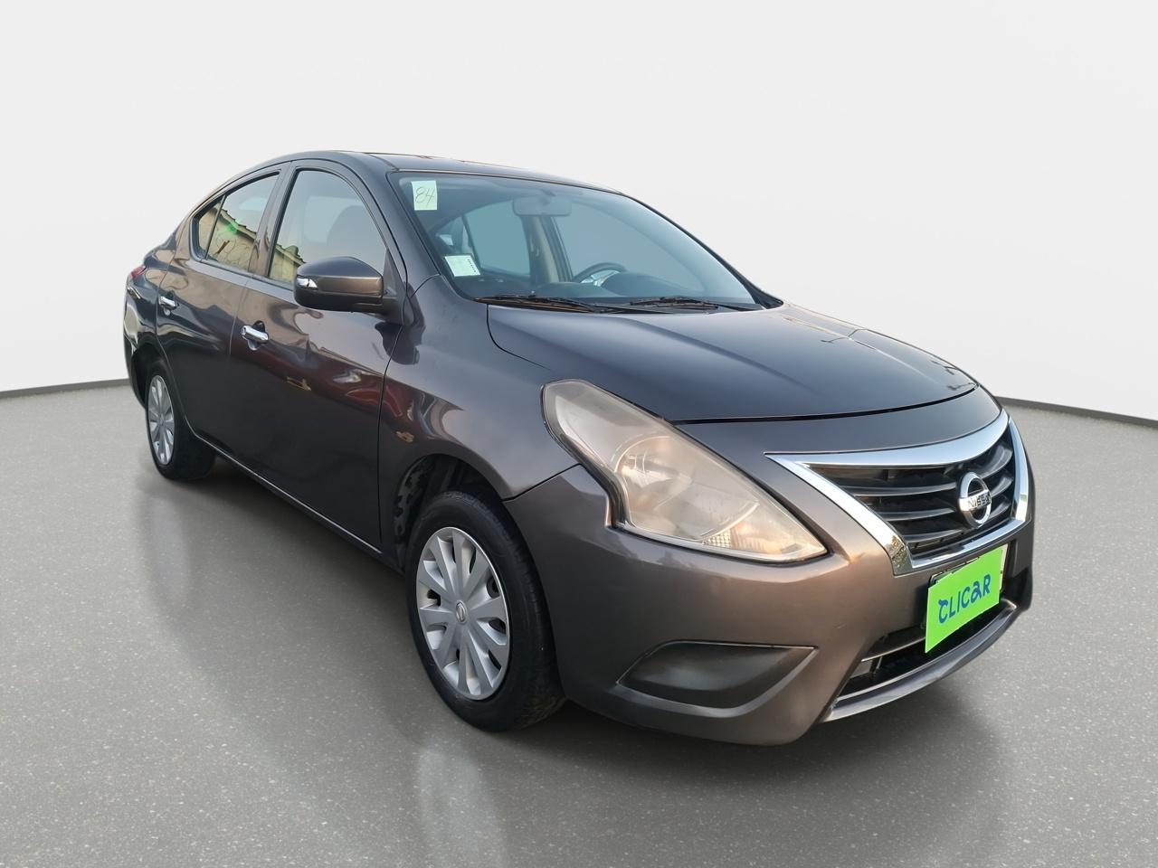 Automovil Nissan Versa