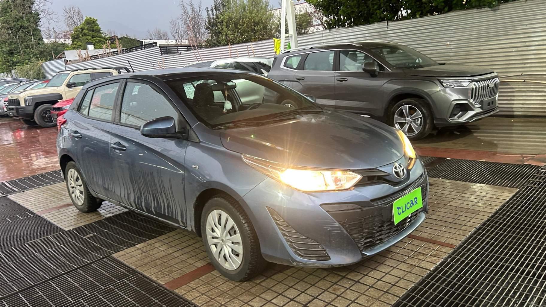Hatchback Toyota Yaris