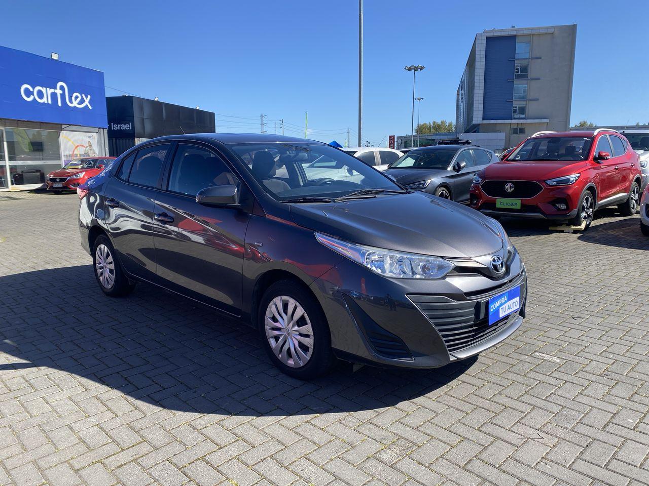 Sedan Toyota Yaris