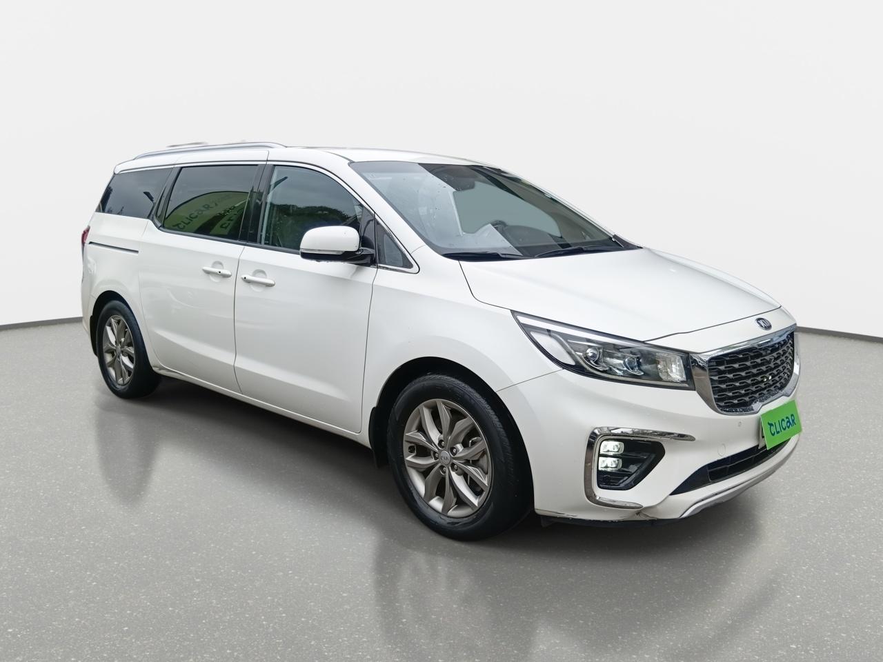 Station Wagon Kia Grand Carnival