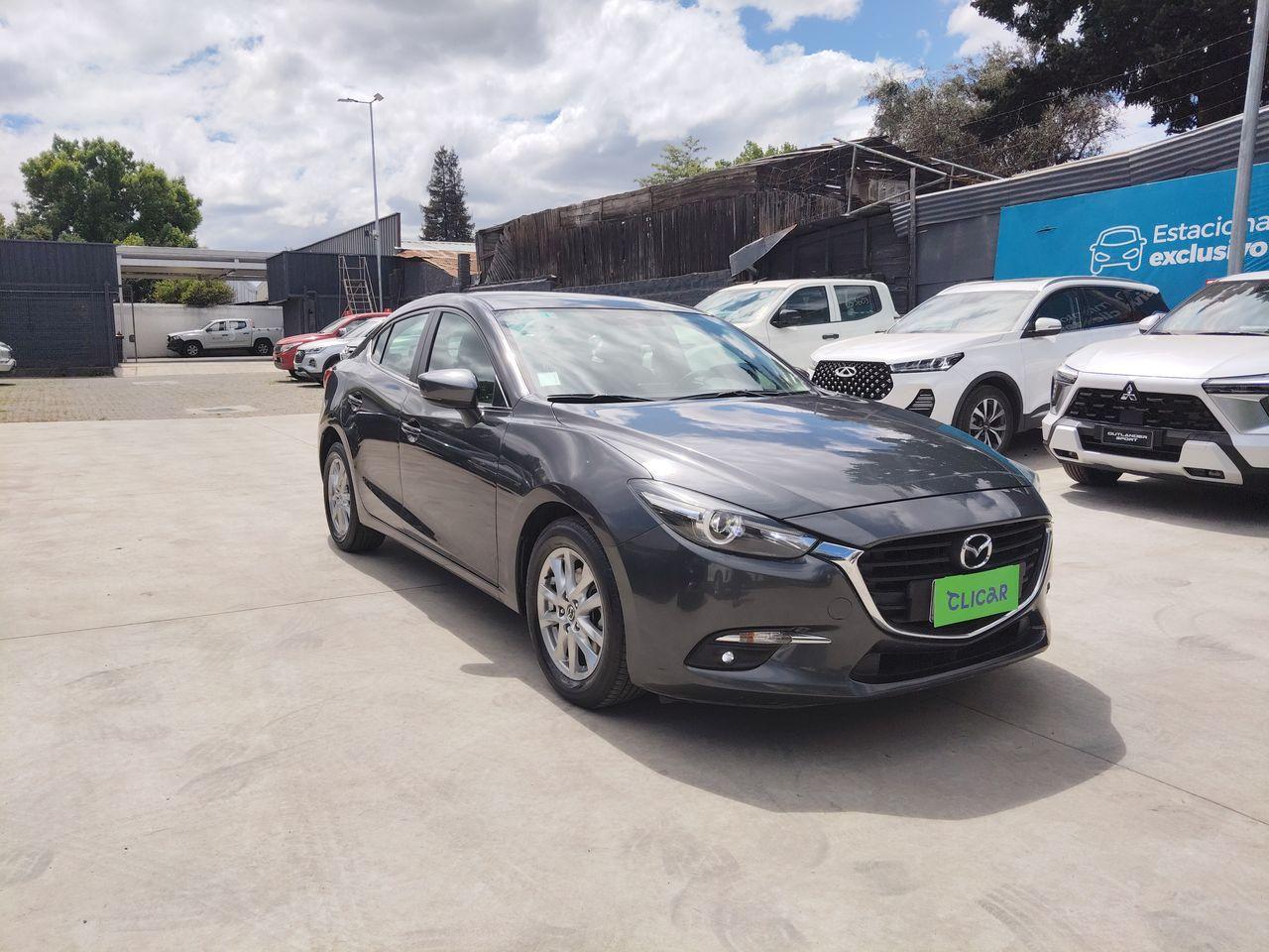 Automovil Mazda 3
