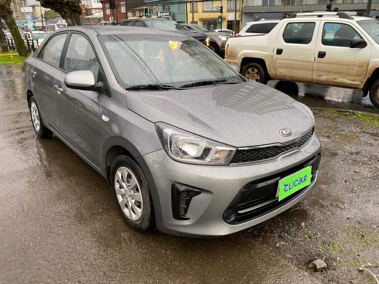 Automovil Kia Soluto