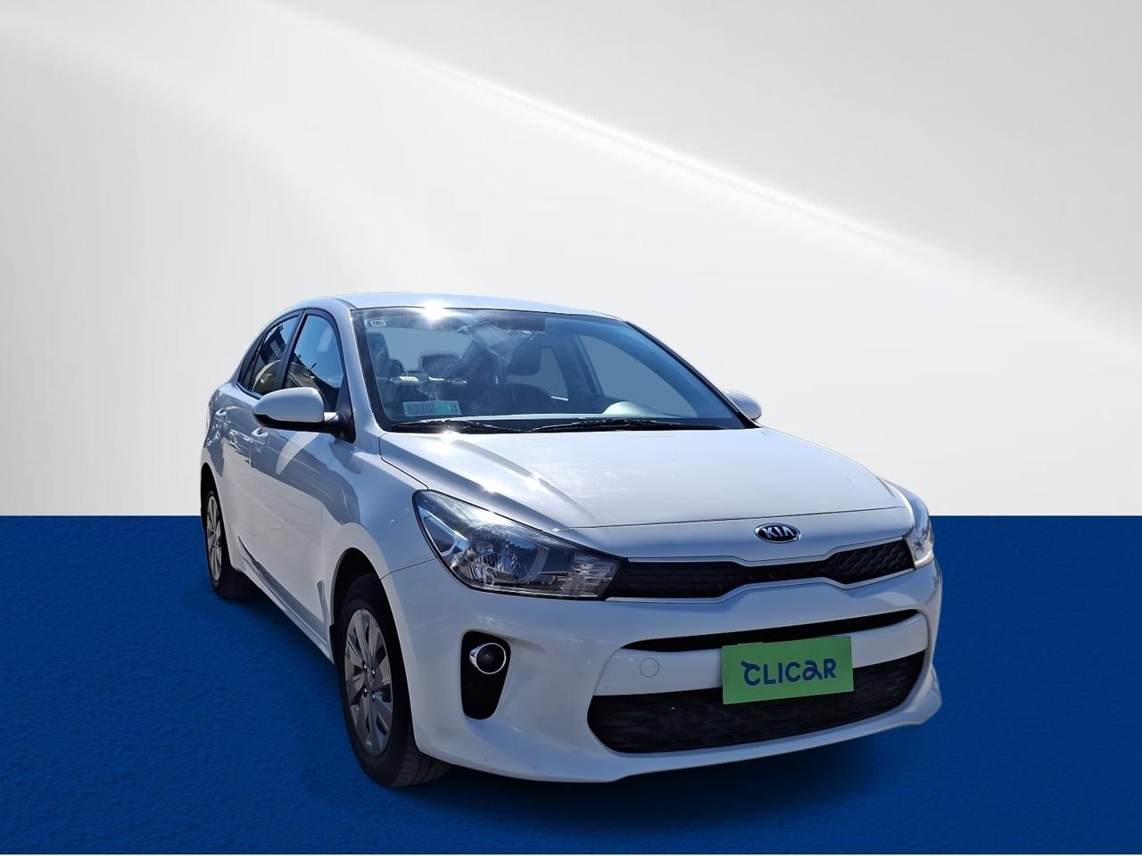 Automovil Kia Rio4