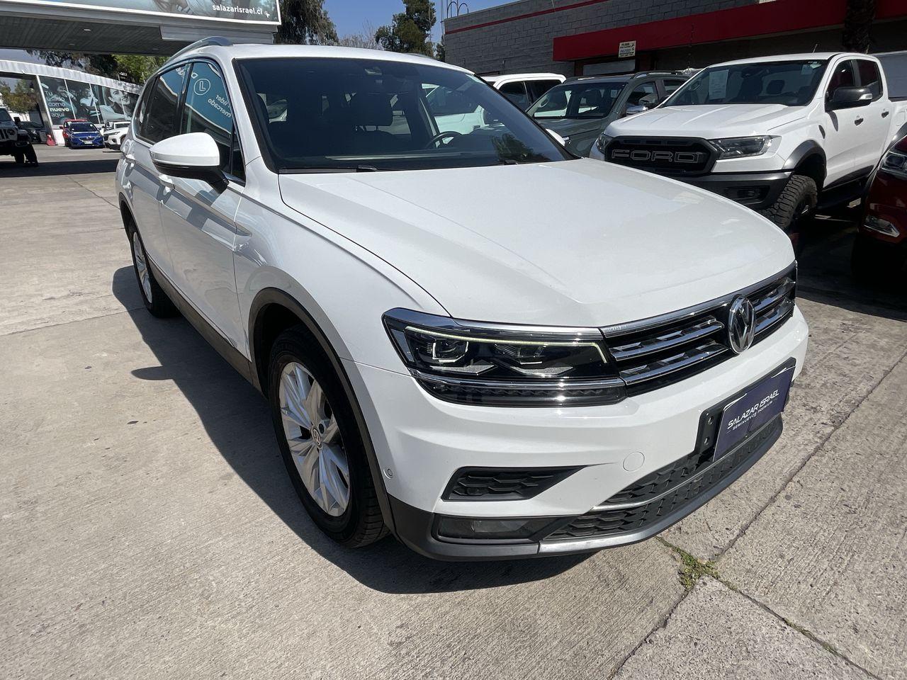 Station Wagon Volkswagen Tiguan