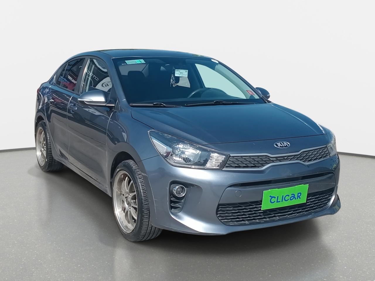 Automovil Kia Rio4