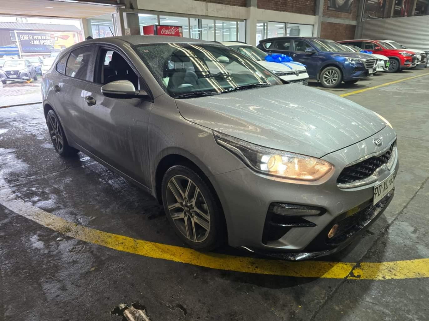 Automovil Kia Cerato 5