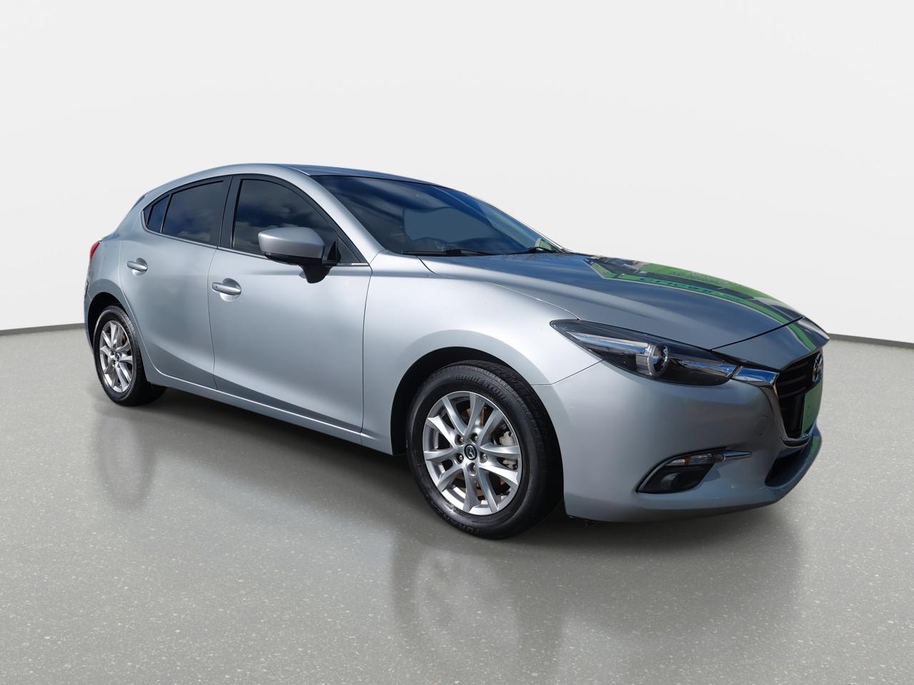 Automovil Mazda 3