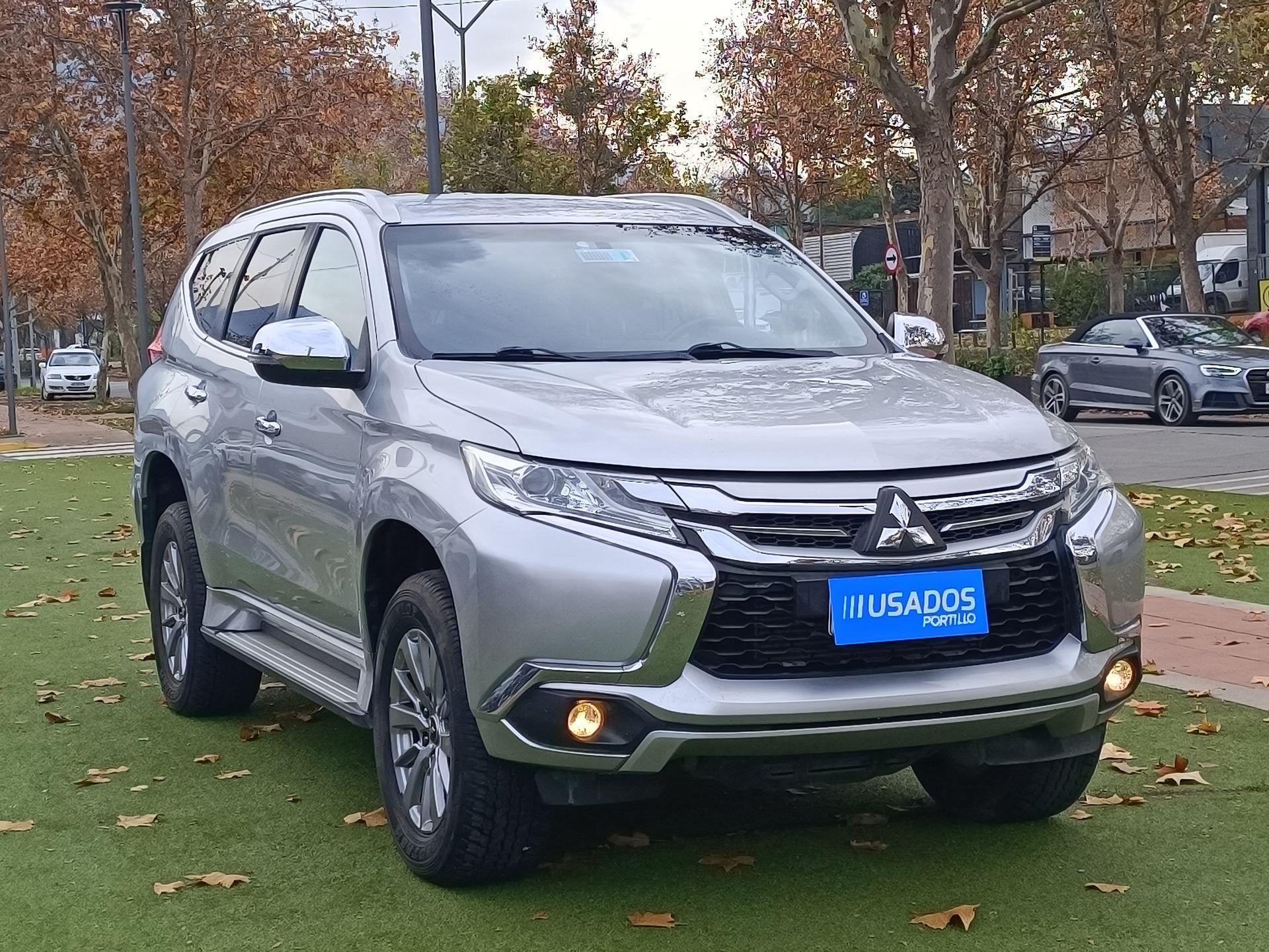 Station Wagon Mitsubishi Montero