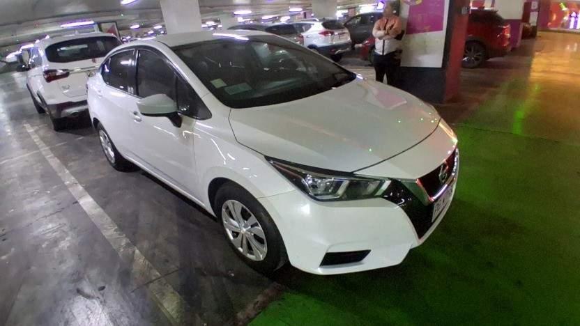 Automovil Nissan Versa