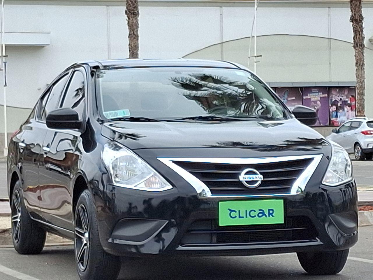 Automovil Nissan Versa