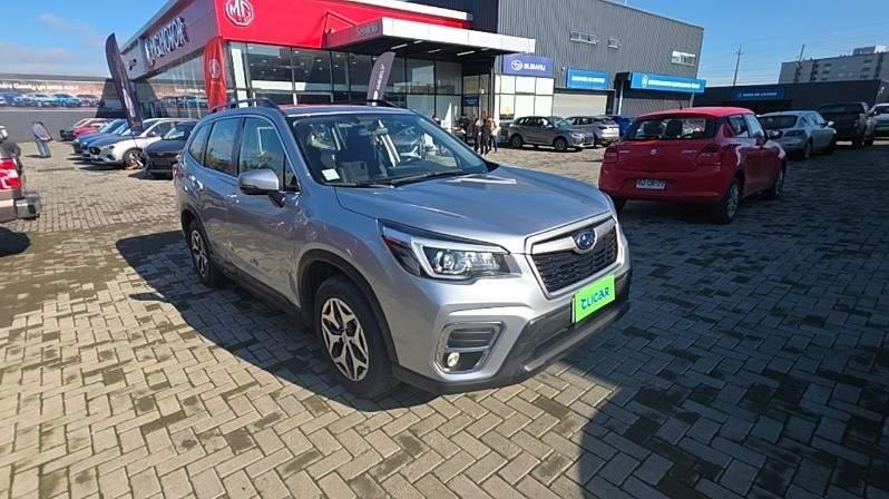 Station Wagon Subaru Forester