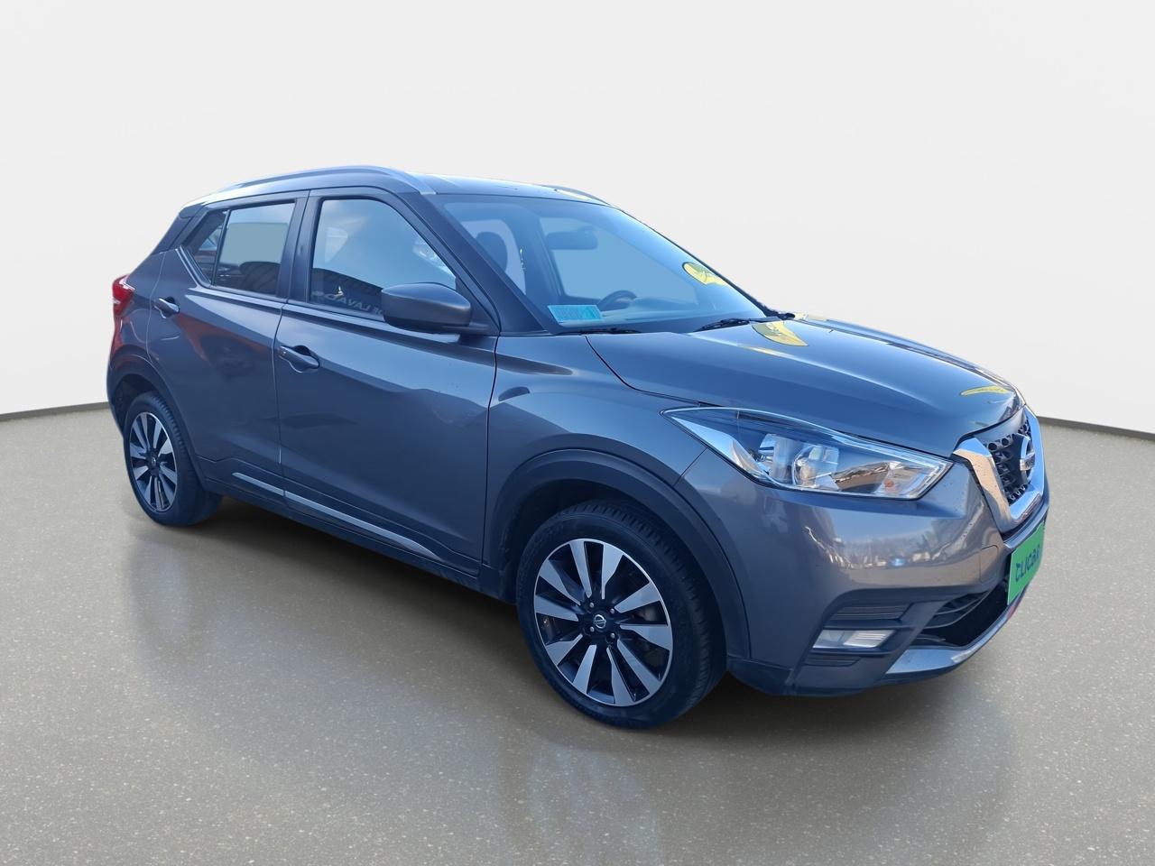 Hatchback Nissan Kicks